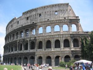 300px-colosseum-2003-07-09.jpg